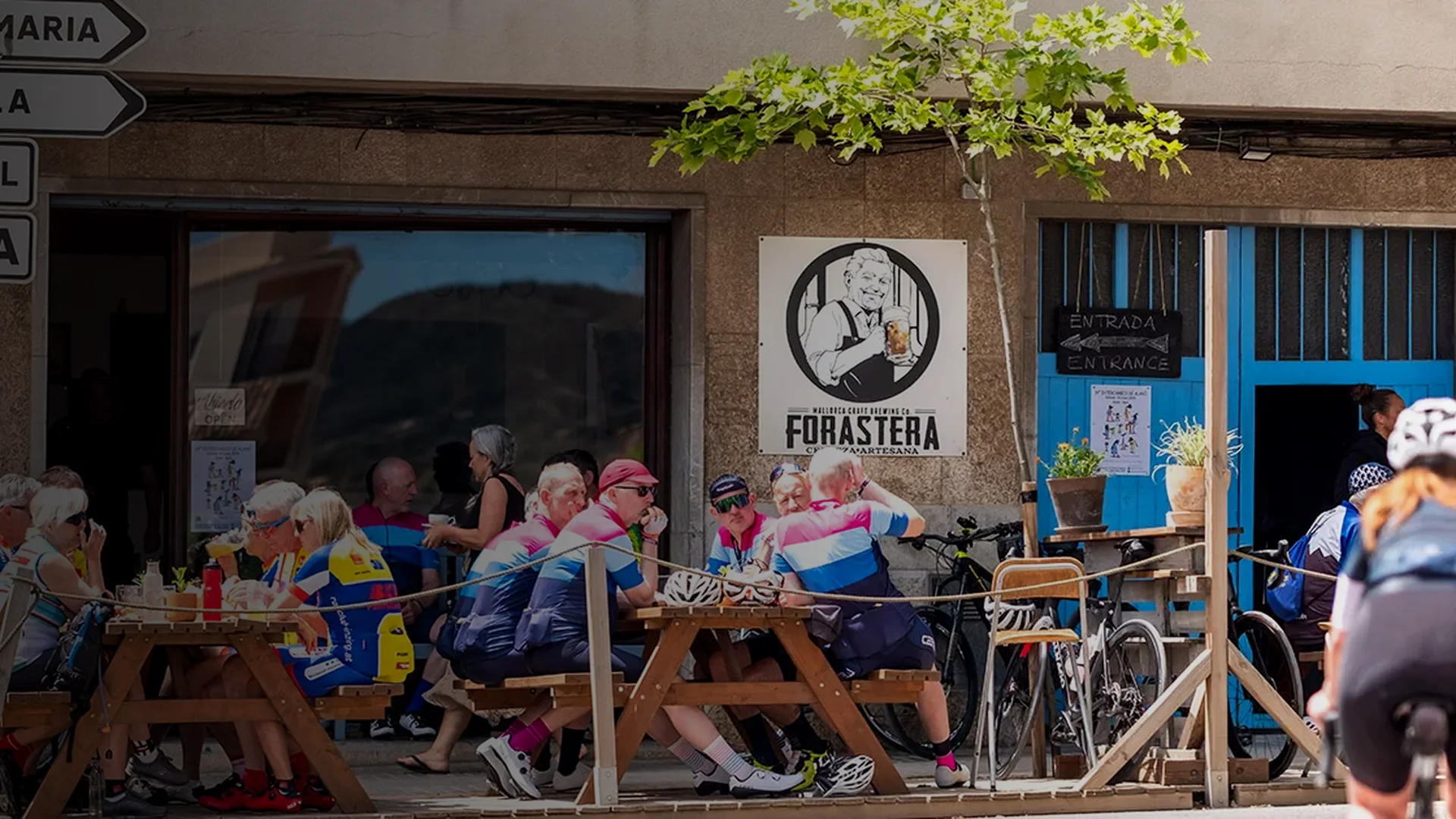 FORASTERA Taproom Mallorca con cerveza artesana, pizza, kombucha y pan de masa madre