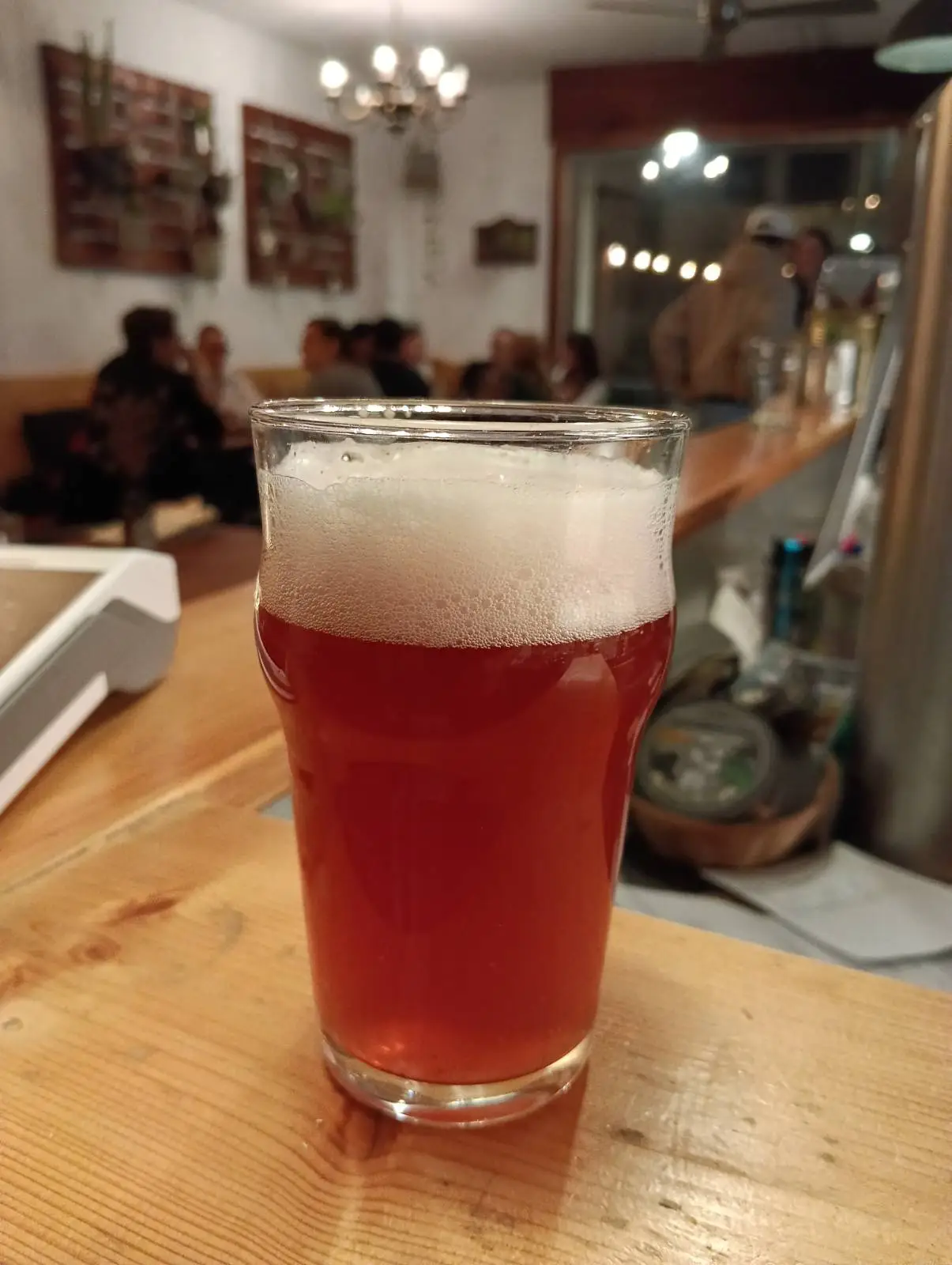 MEM Blackberry Raw Kombucha artesanal servido en el taproom FORASTERA Mallorca